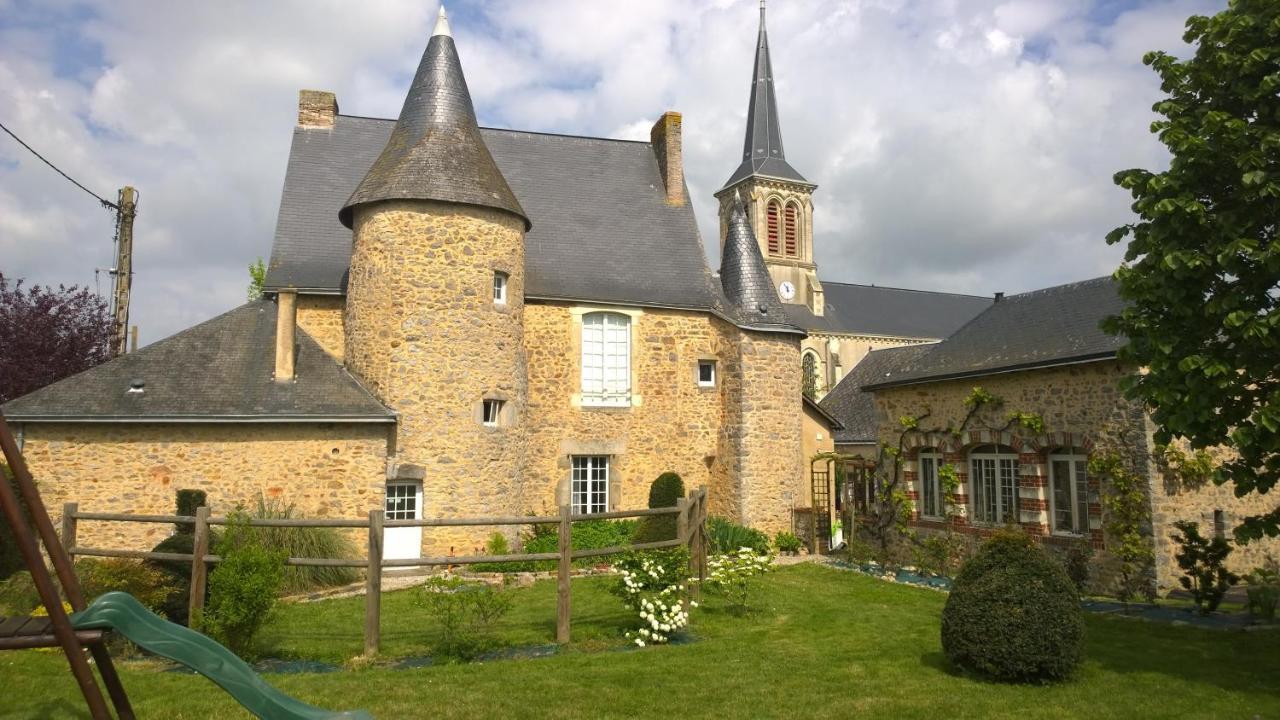 Manoir De La Grand'Cour Bed & Breakfast Soulge-sur-Ouette Bagian luar foto