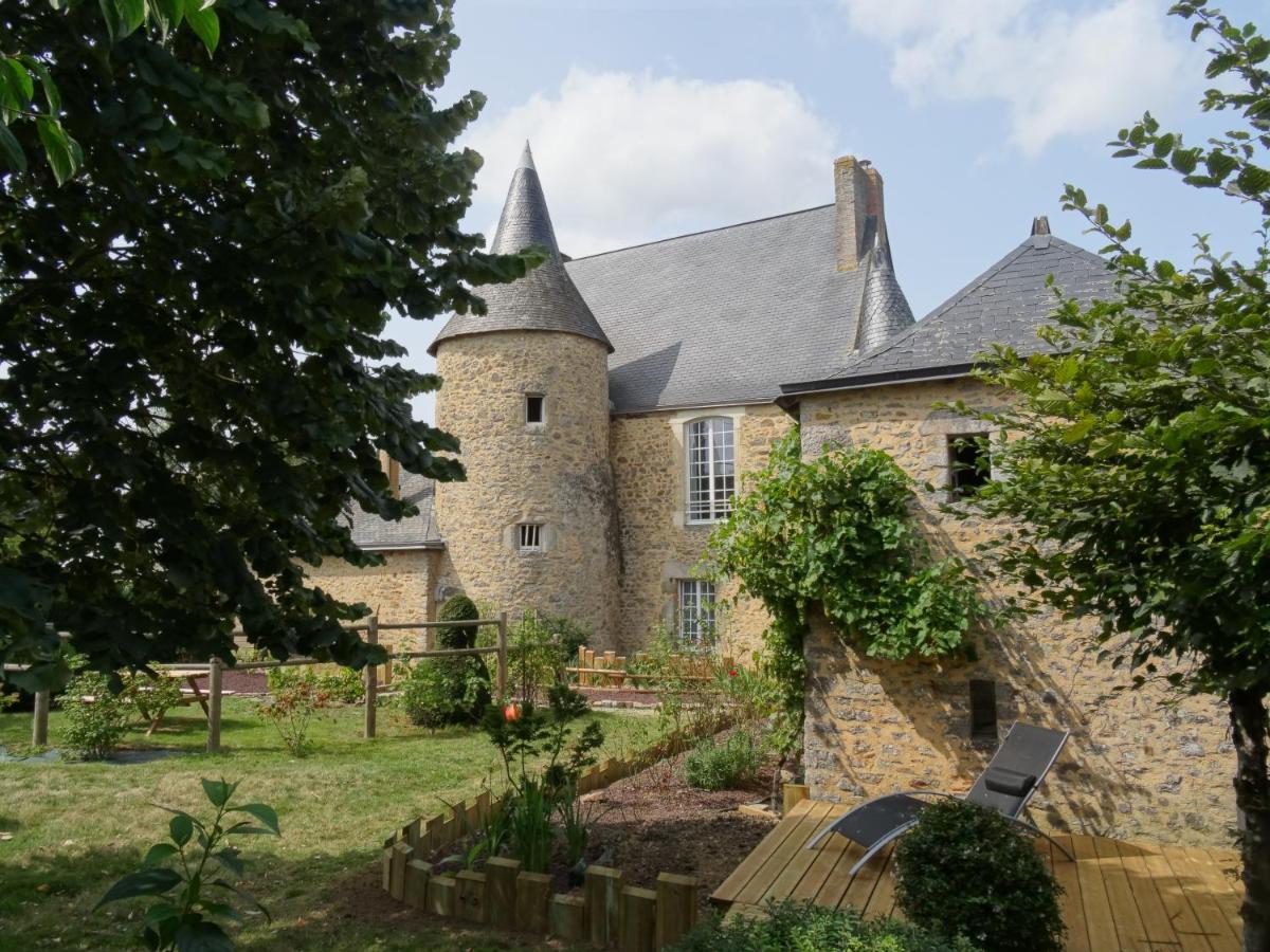 Manoir De La Grand'Cour Bed & Breakfast Soulge-sur-Ouette Bagian luar foto